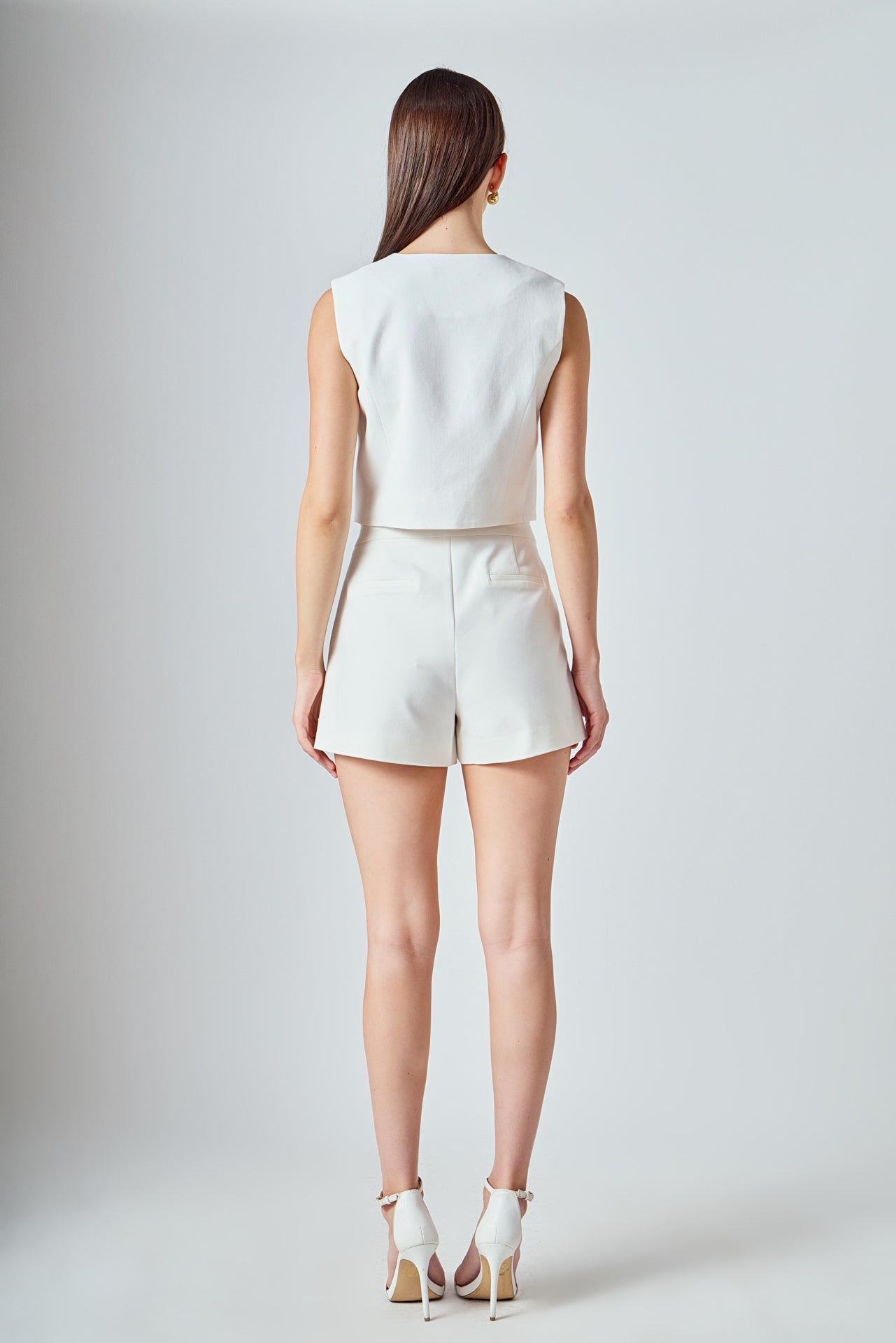 ENDLESS ROSE - Catherine Scallop Edge Cropped Linen Vest - TOPS available at Objectrare