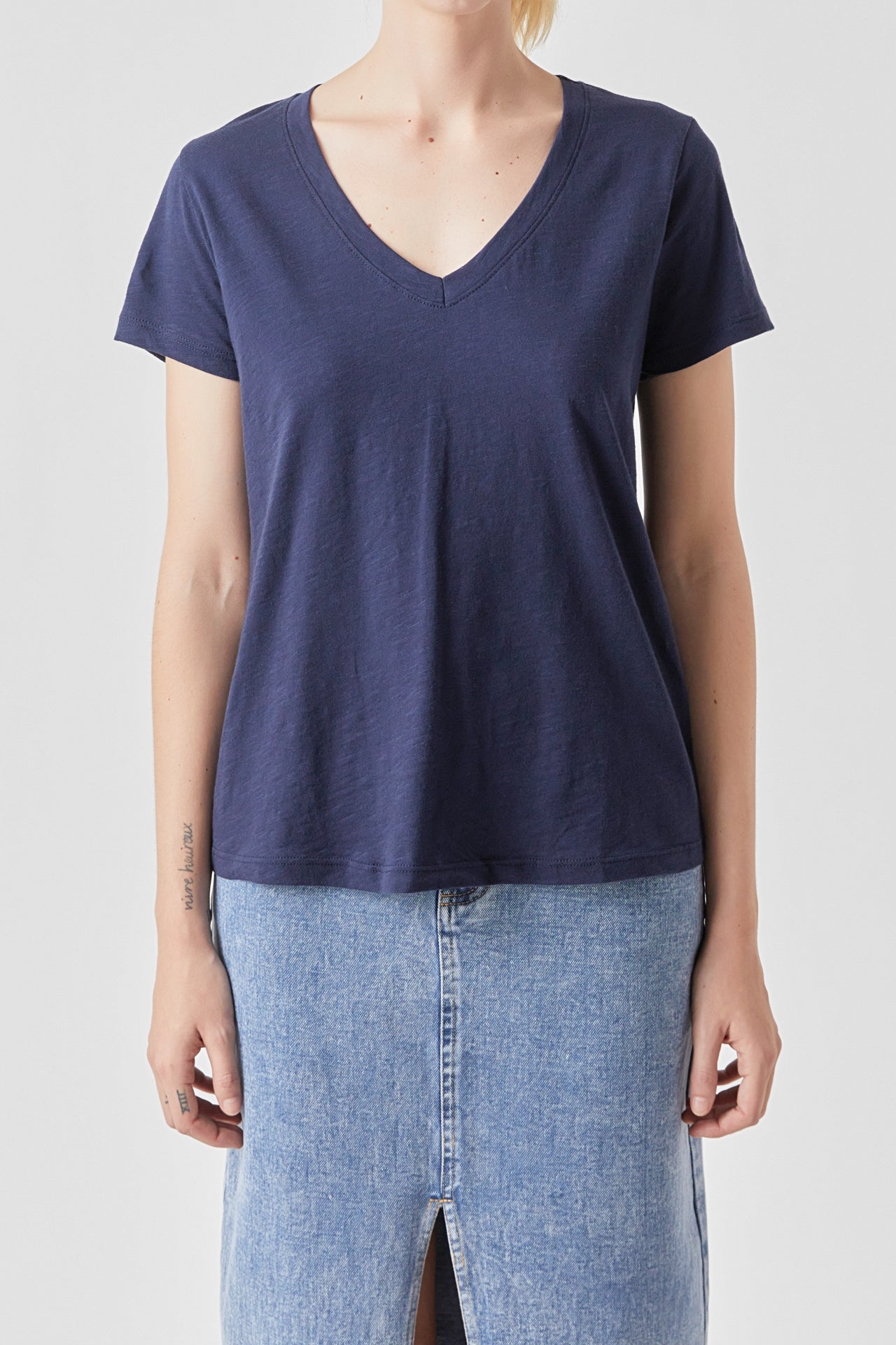 GREY LAB - Classic V-Neck T-Shirt - TOPS available at Objectrare
