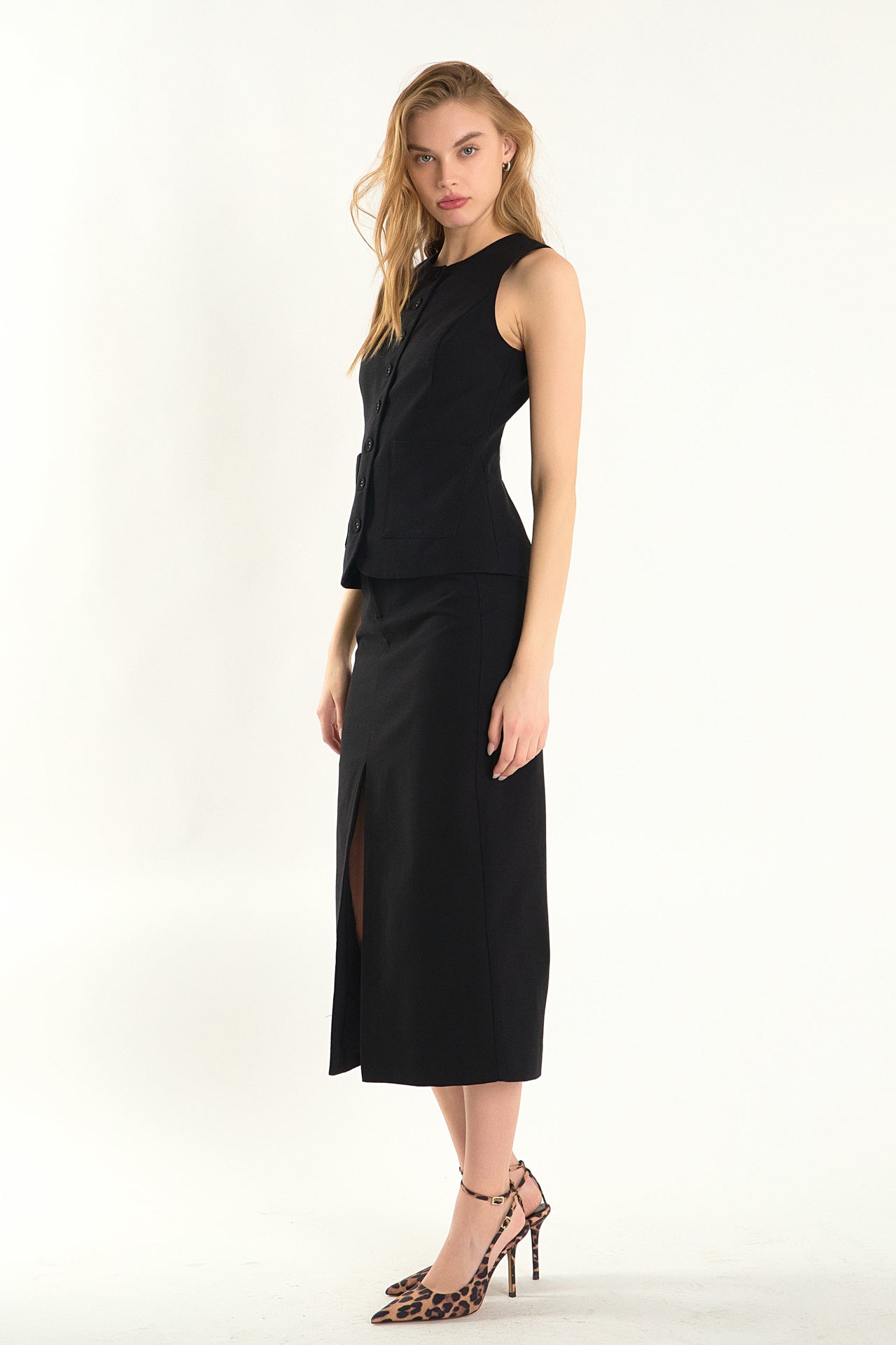 ENDLESS ROSE - Margaux Sleeveless Linen Vest - TOPS available at Objectrare