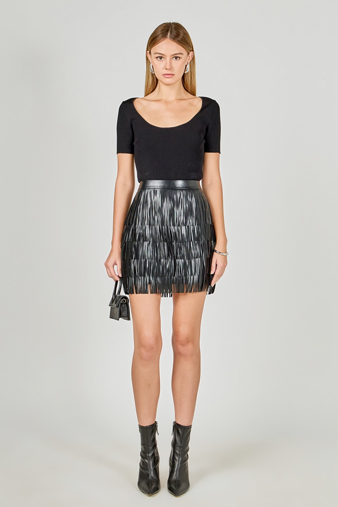 アナRich I　ATTACHMENT LEATEHR FRINGE Elara Fringe Halter - Jet Black – LENY