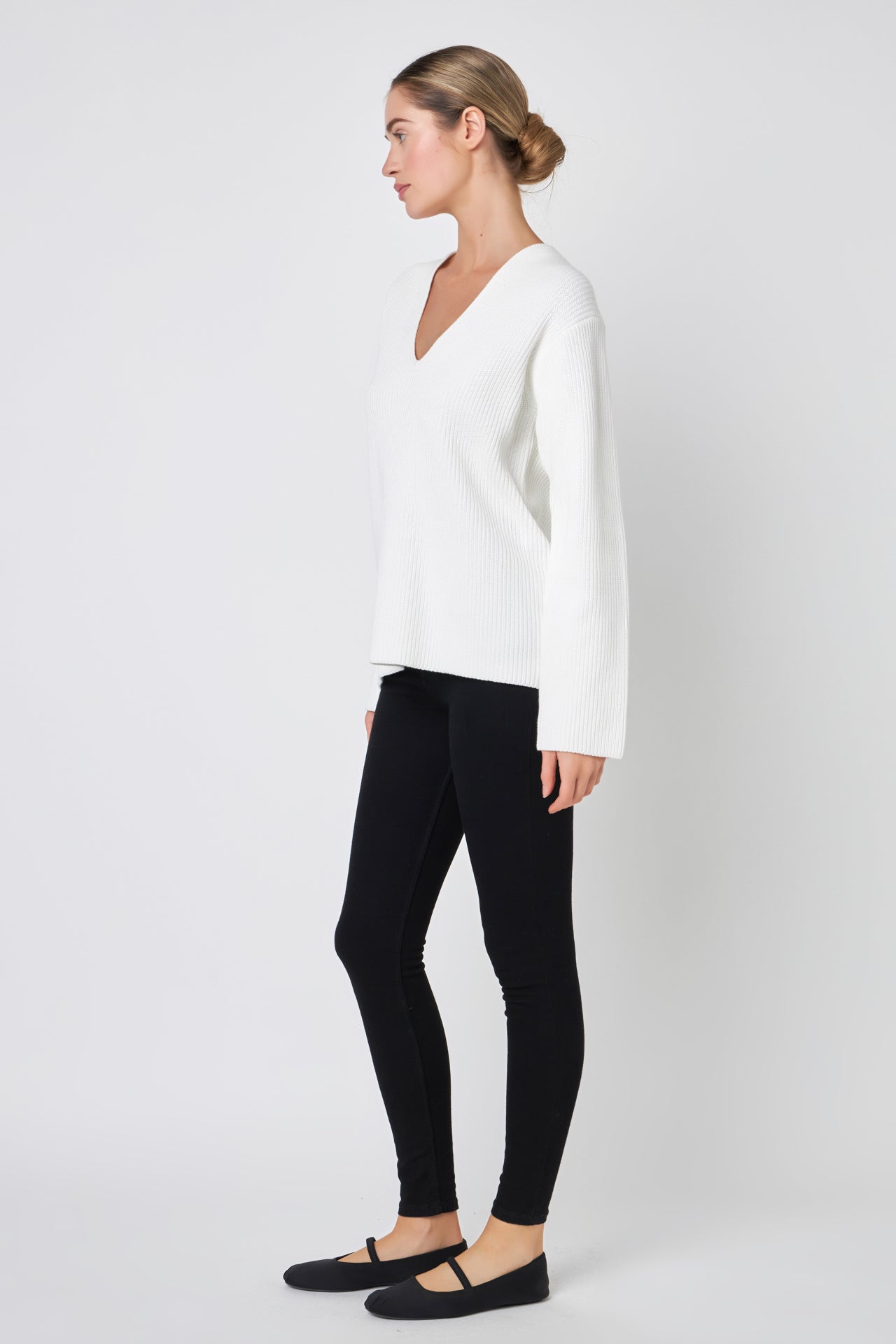 FREE THE ROSES - V-neckline Long Sleeve Sweater - SWEATERS & KNITS available at Objectrare
