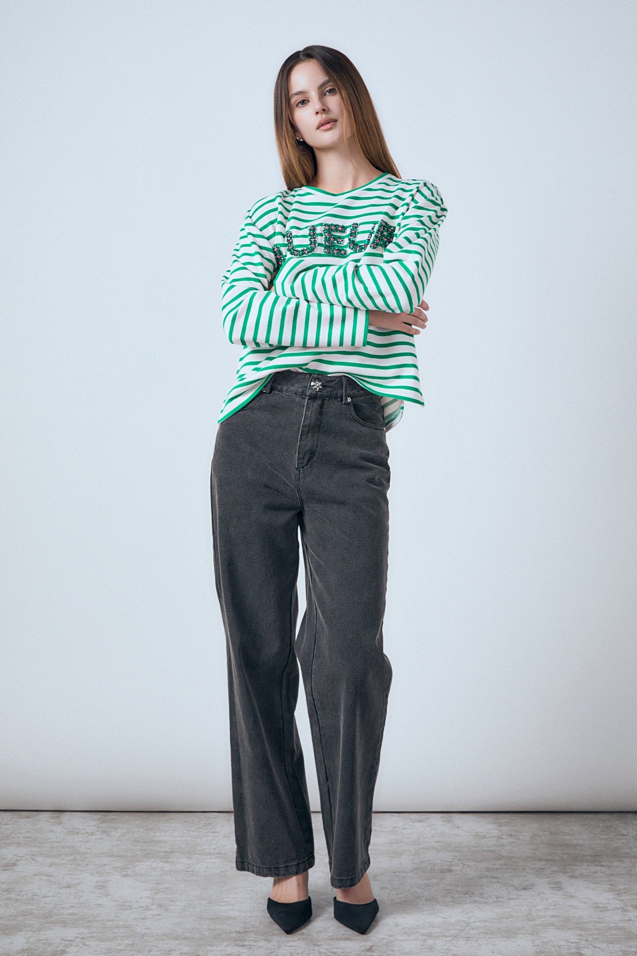 ENDLESS ROSE - Embellishment Sweatshirt - TOPS available at Objectrare