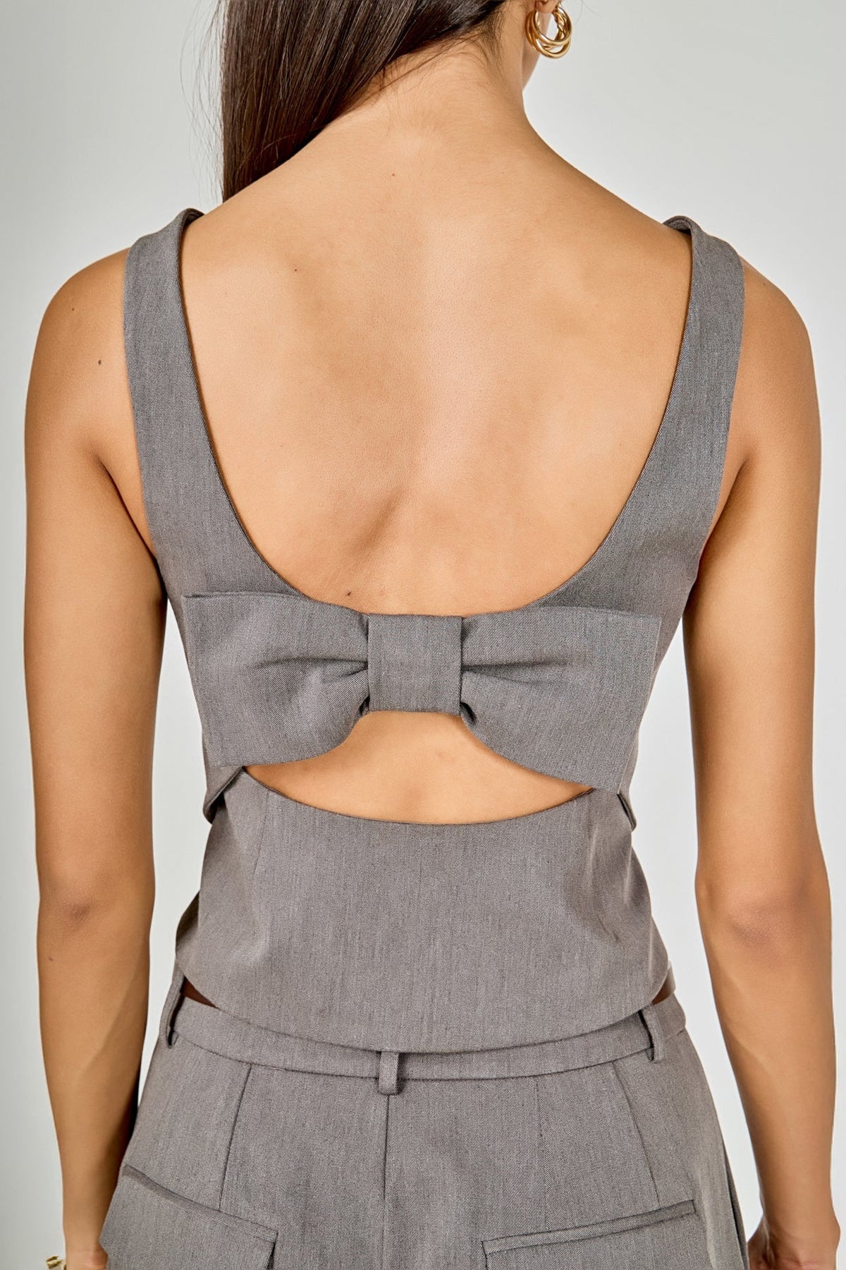 Back Bow Sleeveless Fitted Top
