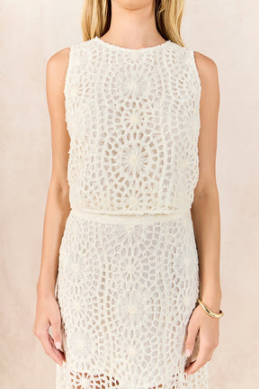 Textured Sleeveless Cropped Top