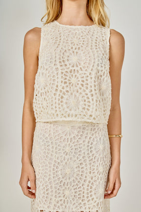 Textured Sleeveless Cropped Top