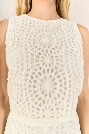 Textured Sleeveless Cropped Top