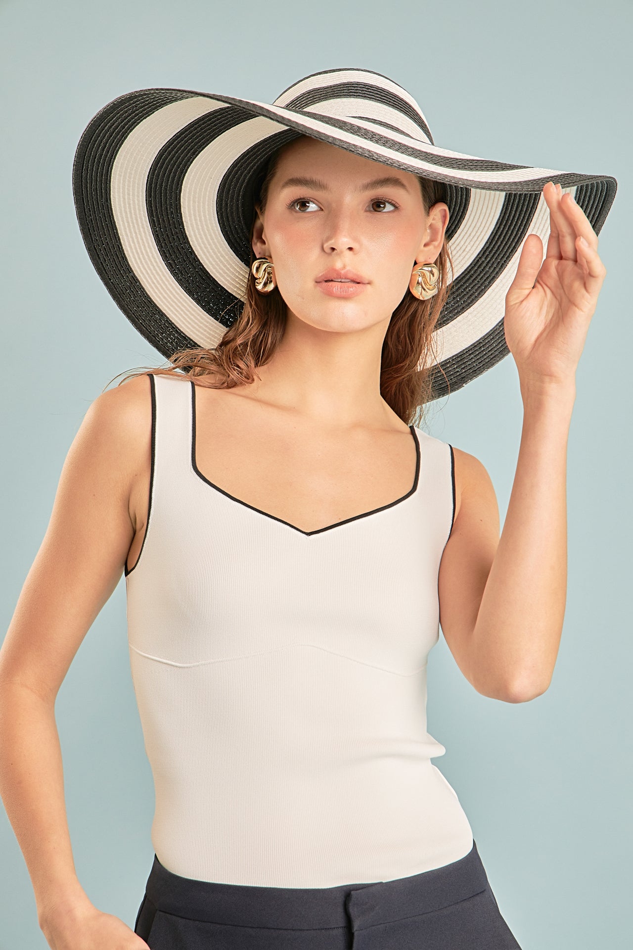 ENDLESS ROSE - Contrast Binding Sweetheart Knit Top - TOPS available at Objectrare