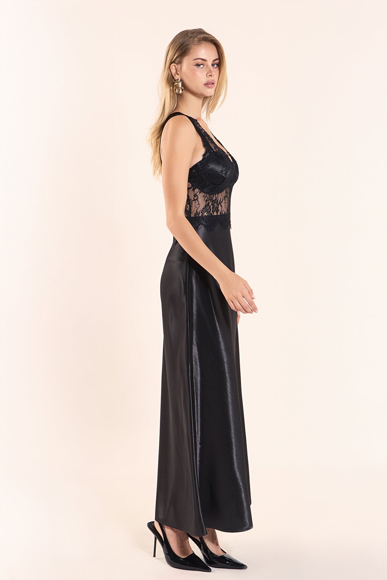 Lace Trim Sleevesless Midi Dress