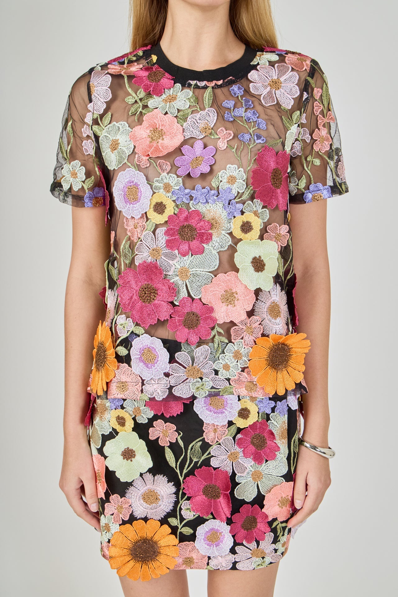 Endless Rose - Floral Embroidered Top NUDE / M Endless Rose - Floral Embroidered Top NUDE / M
