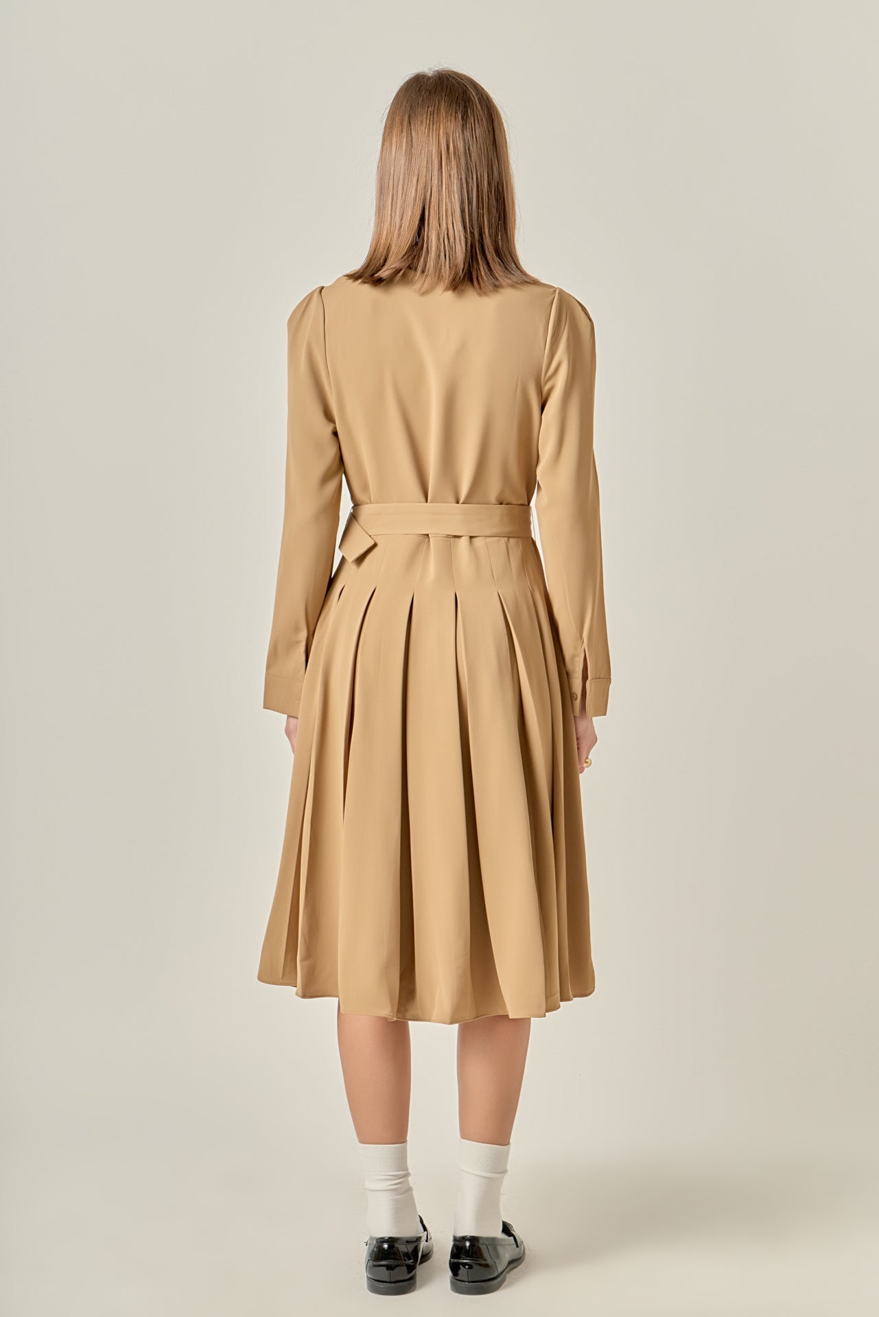 English Factory - Pleated Collared Long Sleeve Midi Dress CAMEL / S English Factory - Pleated Collared Long Sleeve Midi Dress CAMEL / S