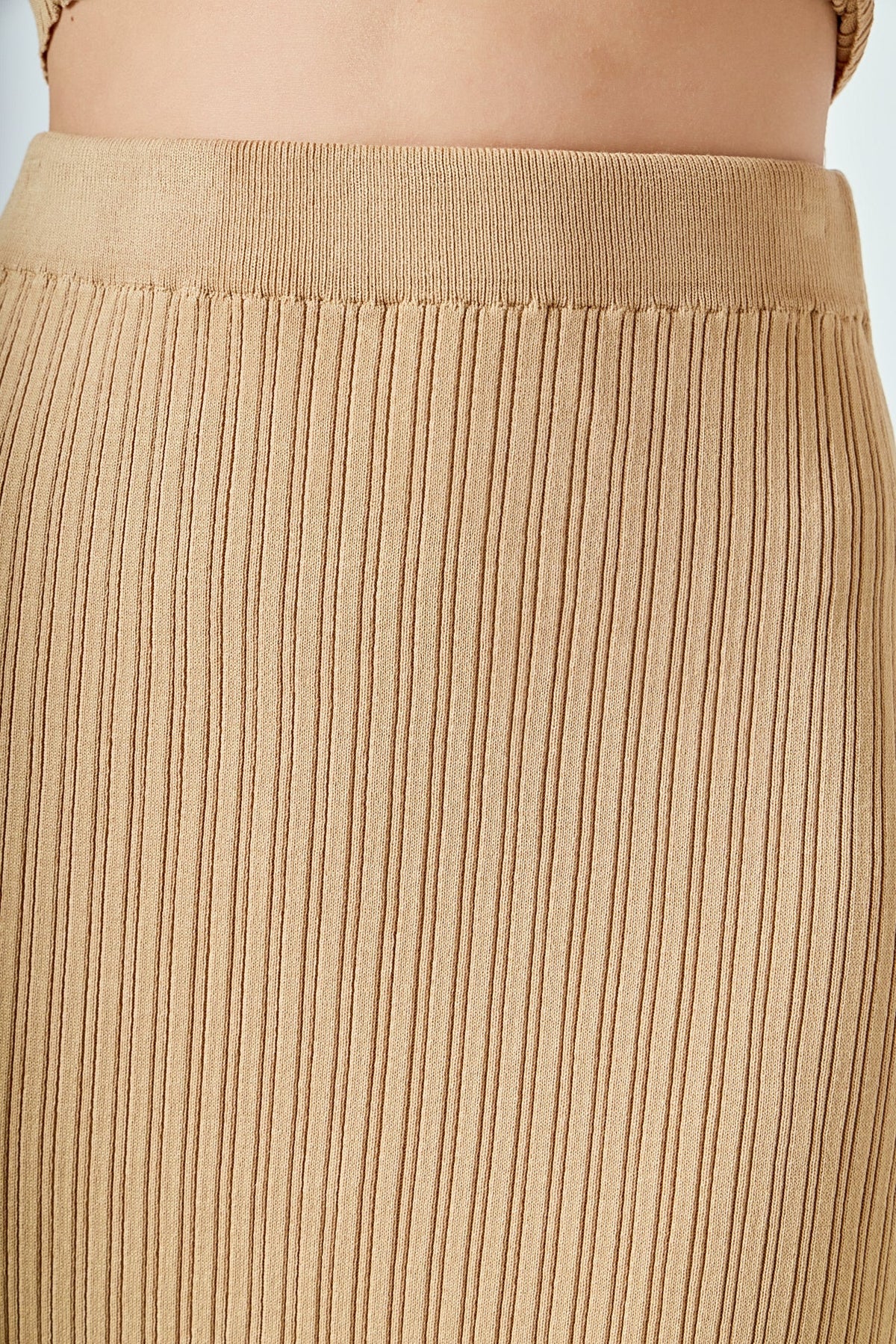 Ribbed Slit Maxi Skirt