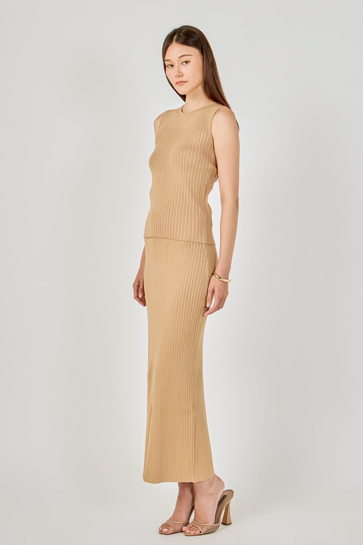 Ribbed Slit Maxi Skirt