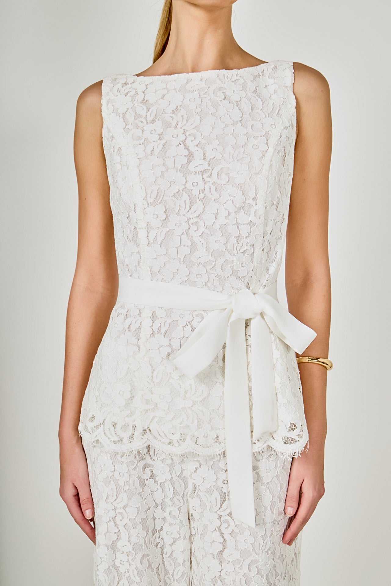 Lace Sleeveless Long Top With Belt