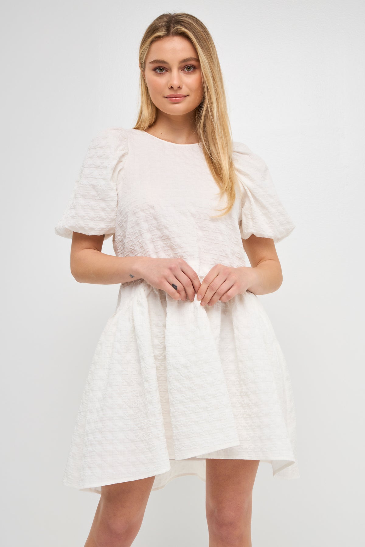 Back Tie Jacquard Puff Dress