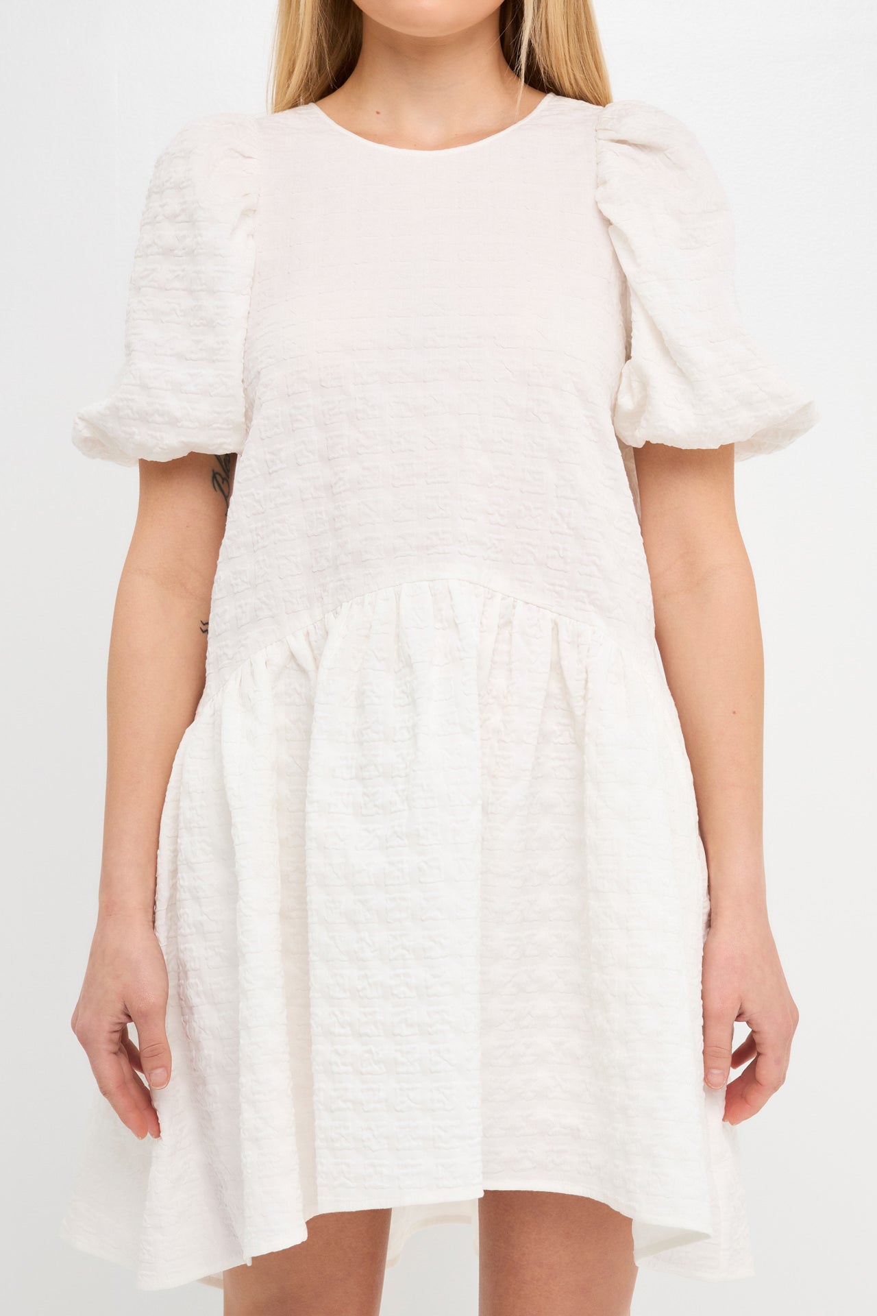 Back Tie Jacquard Puff Dress