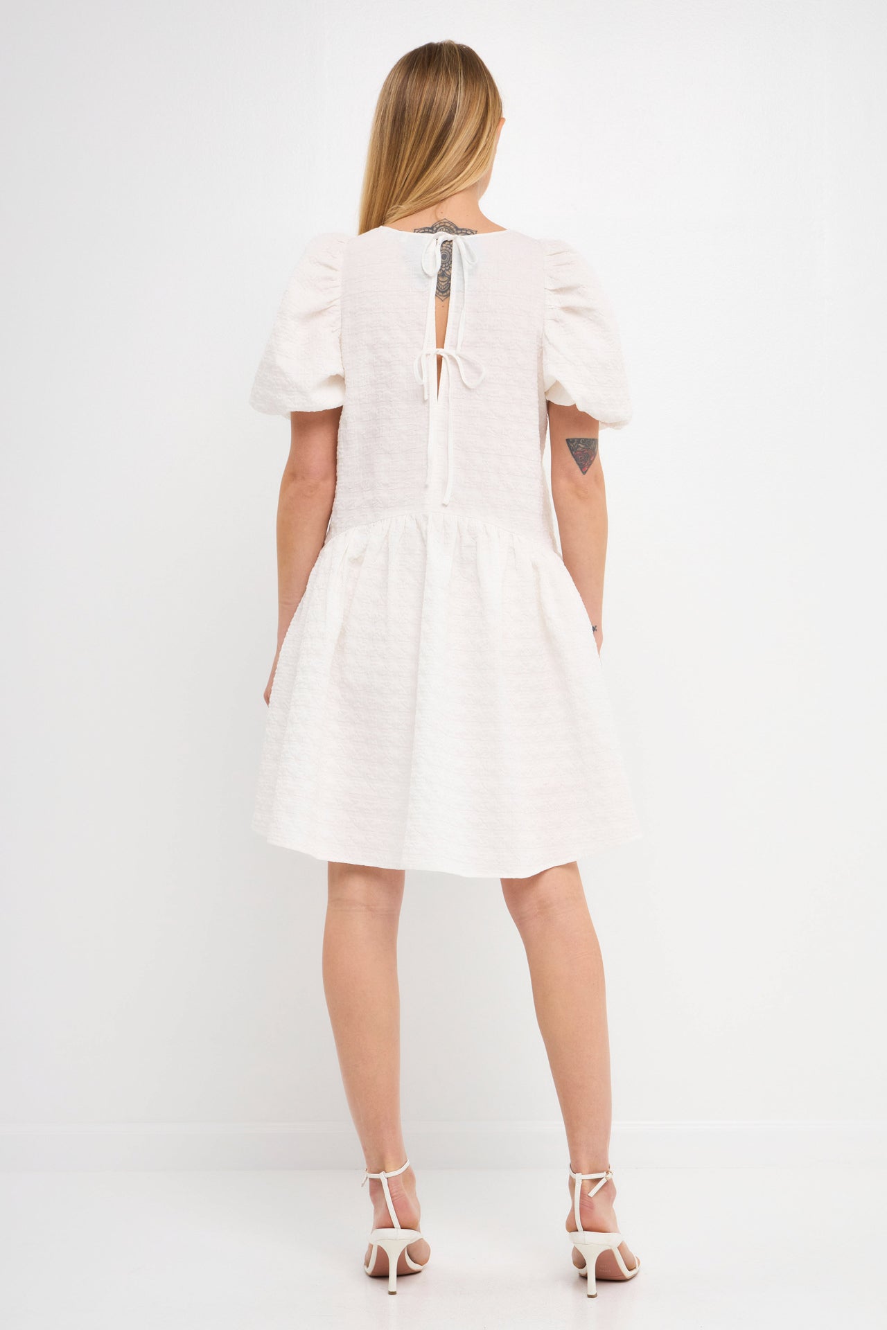 Back Tie Jacquard Puff Dress
