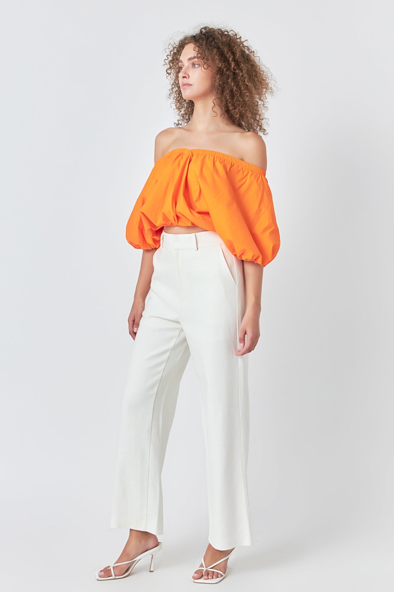 Cropped V-neckline Puff Top