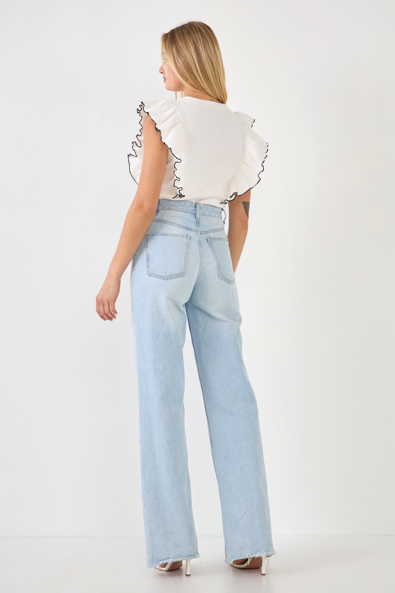 Contrast Merrow Detail Ruffled Knit Top