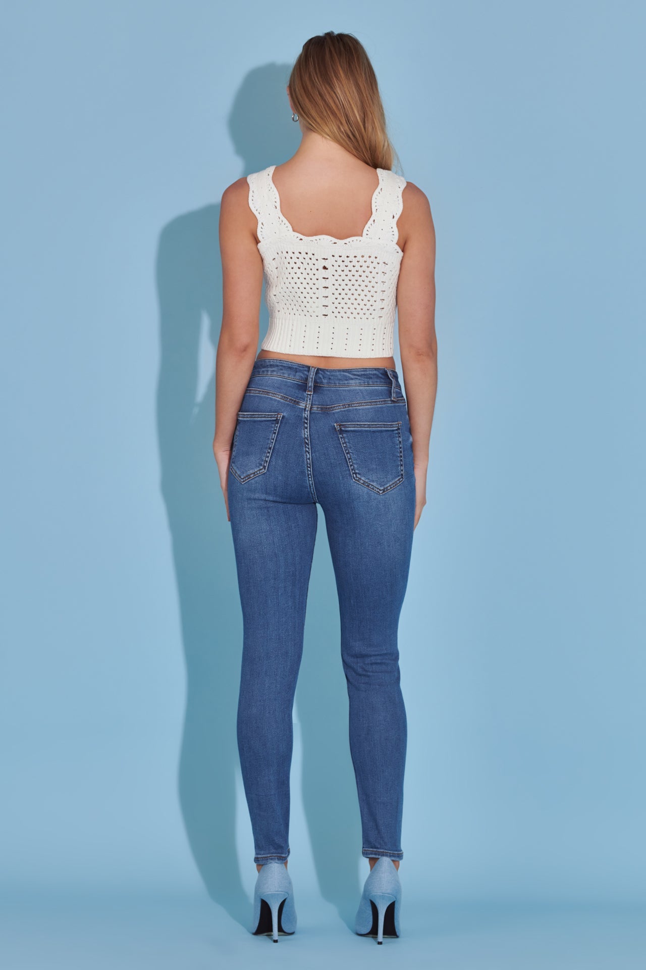 Scallop Detail Button Detail Knit Tank Top