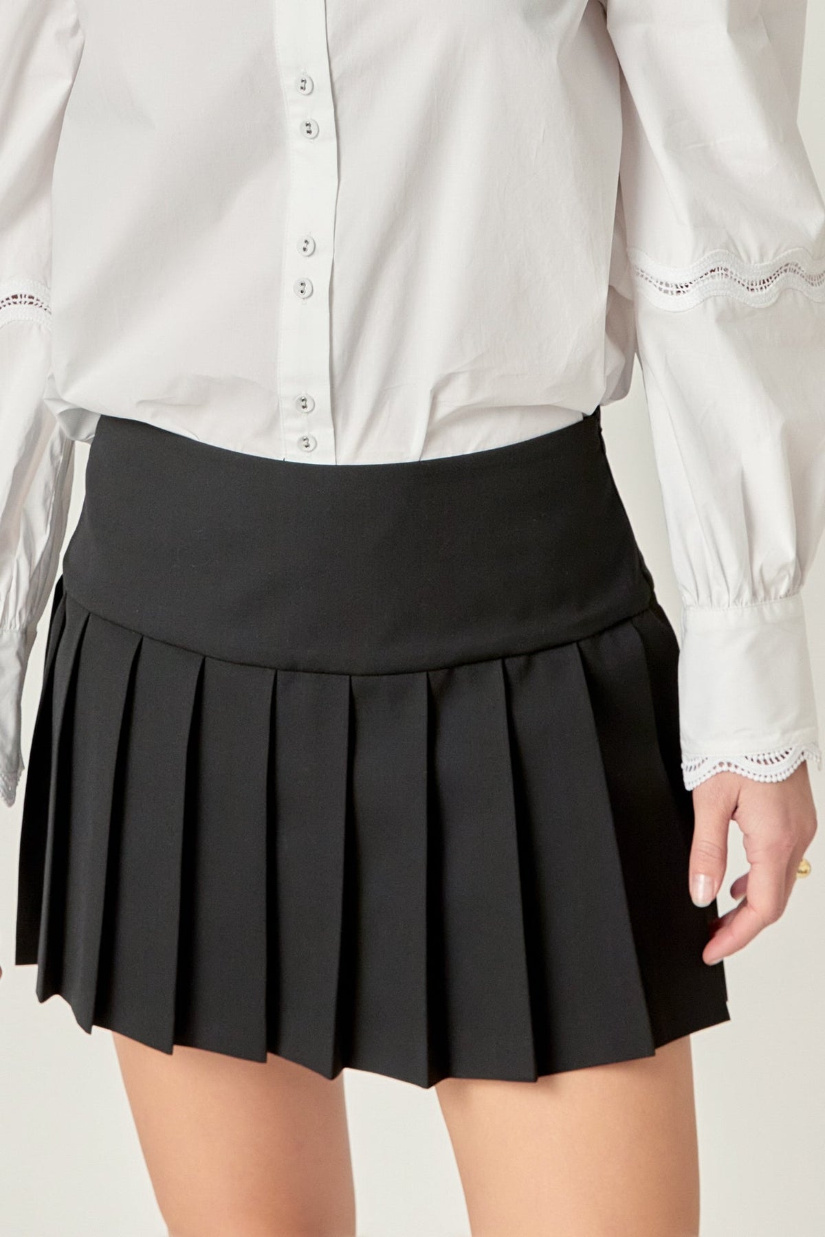 ENGLISH FACTORY - Pleats Detailed Mini Skort - SKORTS available at Objectrare