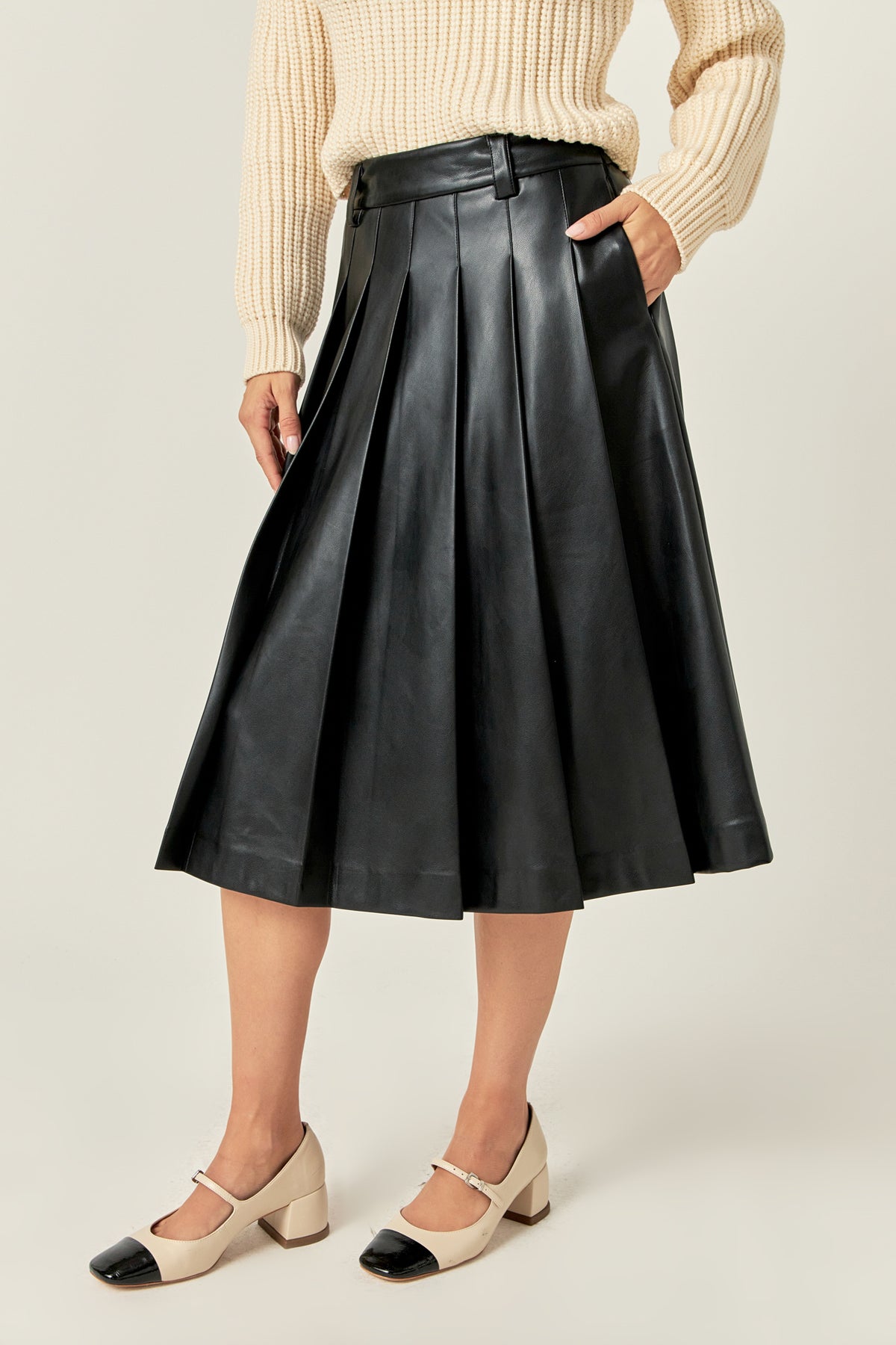 Plus Size Pleated Midi Skirt