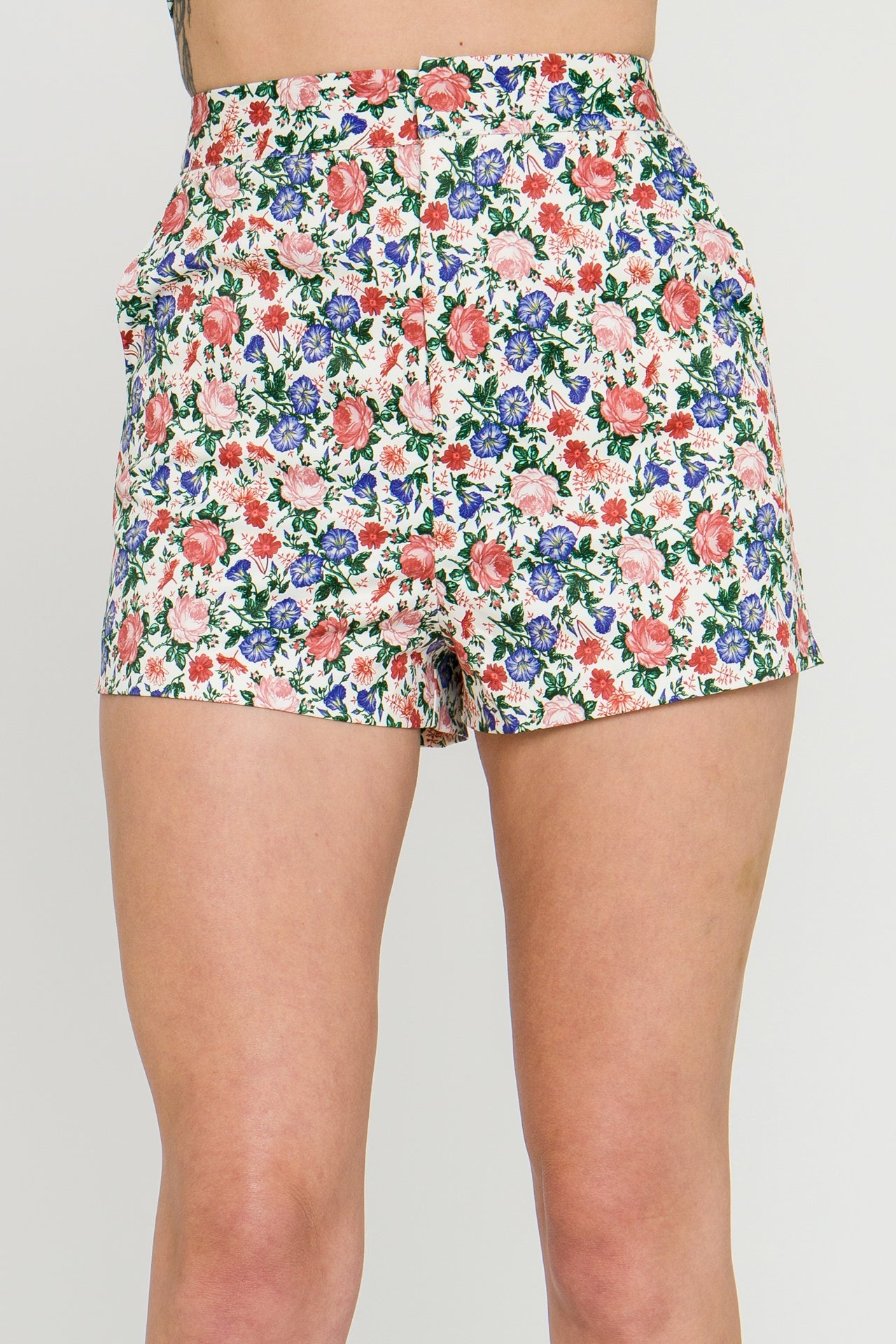 ENDLESS ROSE - Endless Rose - Floral Basic Shorts - SHORTS available at Objectrare