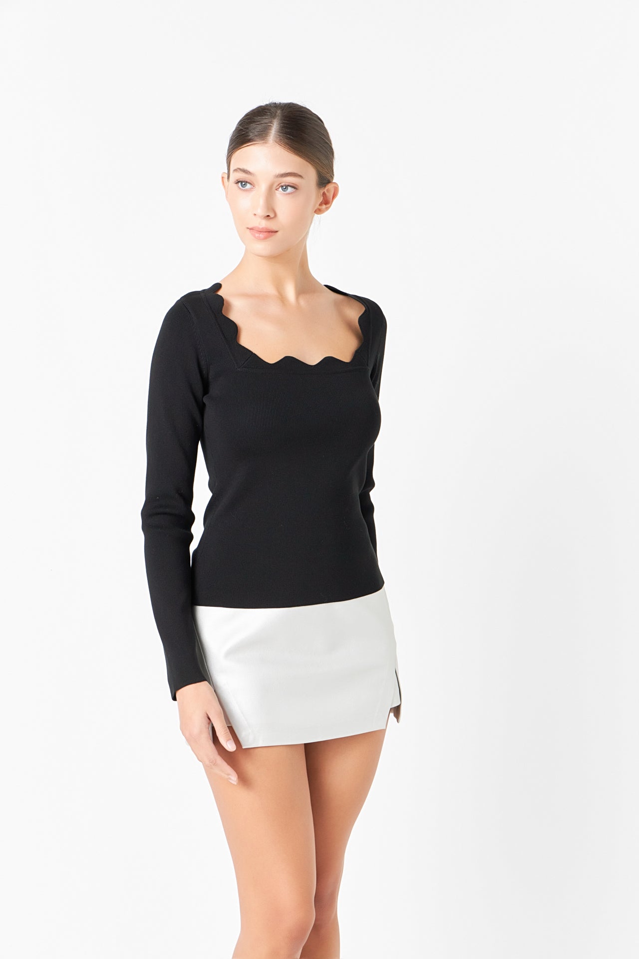 andrea&co ROSE DETAIL SLEEVE KNIT-
