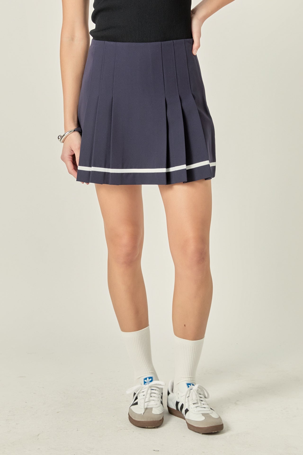 Pleated Contrast Mid Rise Skorts