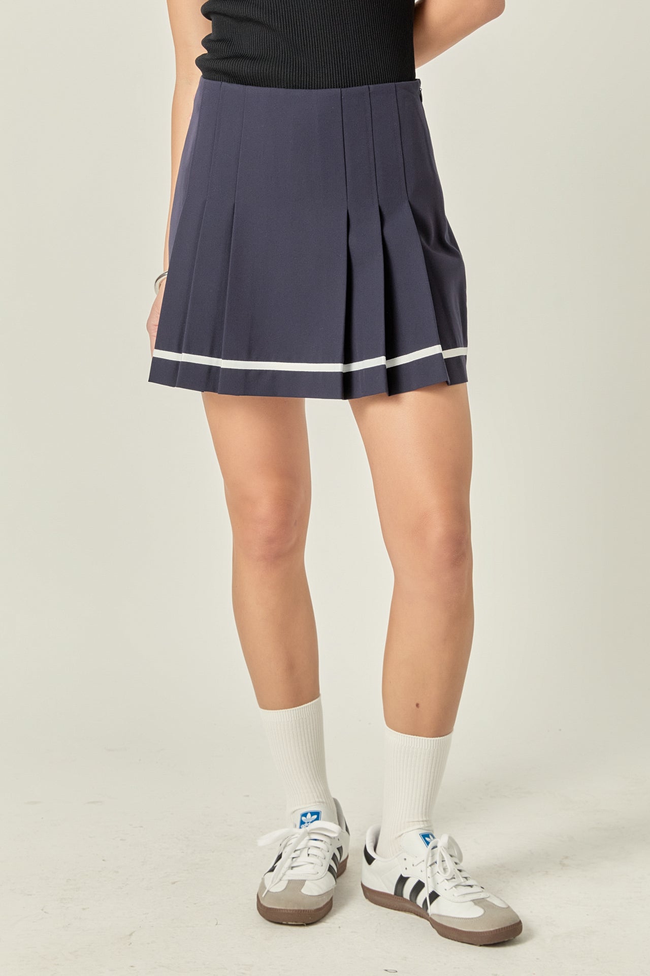 Pleated Contrast Mid Rise Skorts