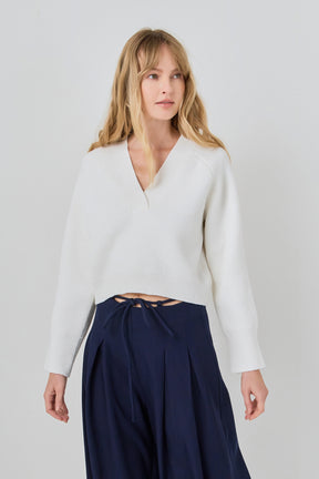 GREY LAB - Cropped V-Neck Sweater - SWEATERS & KNITS available at Objectrare