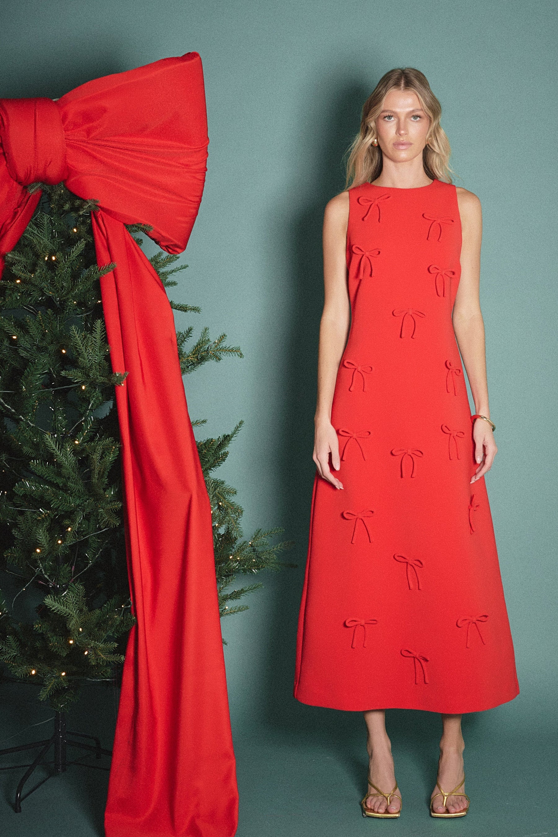 Bow Detailed Sleeveless Midi Dress