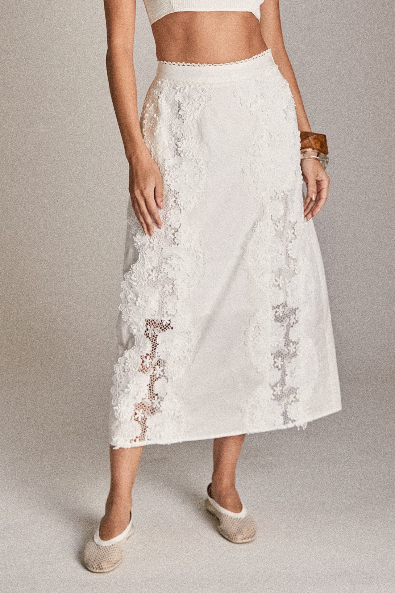 スカート OFF-WHITE CUT-OUT SKIRT WITH LACES Off-white Bell Skirt With Black Lace Trimming Detail - POEM