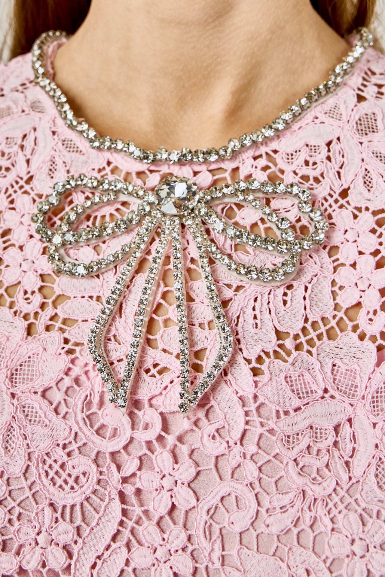 Rhinestone Bow Detailed Lace Sleeveless Midi Dress