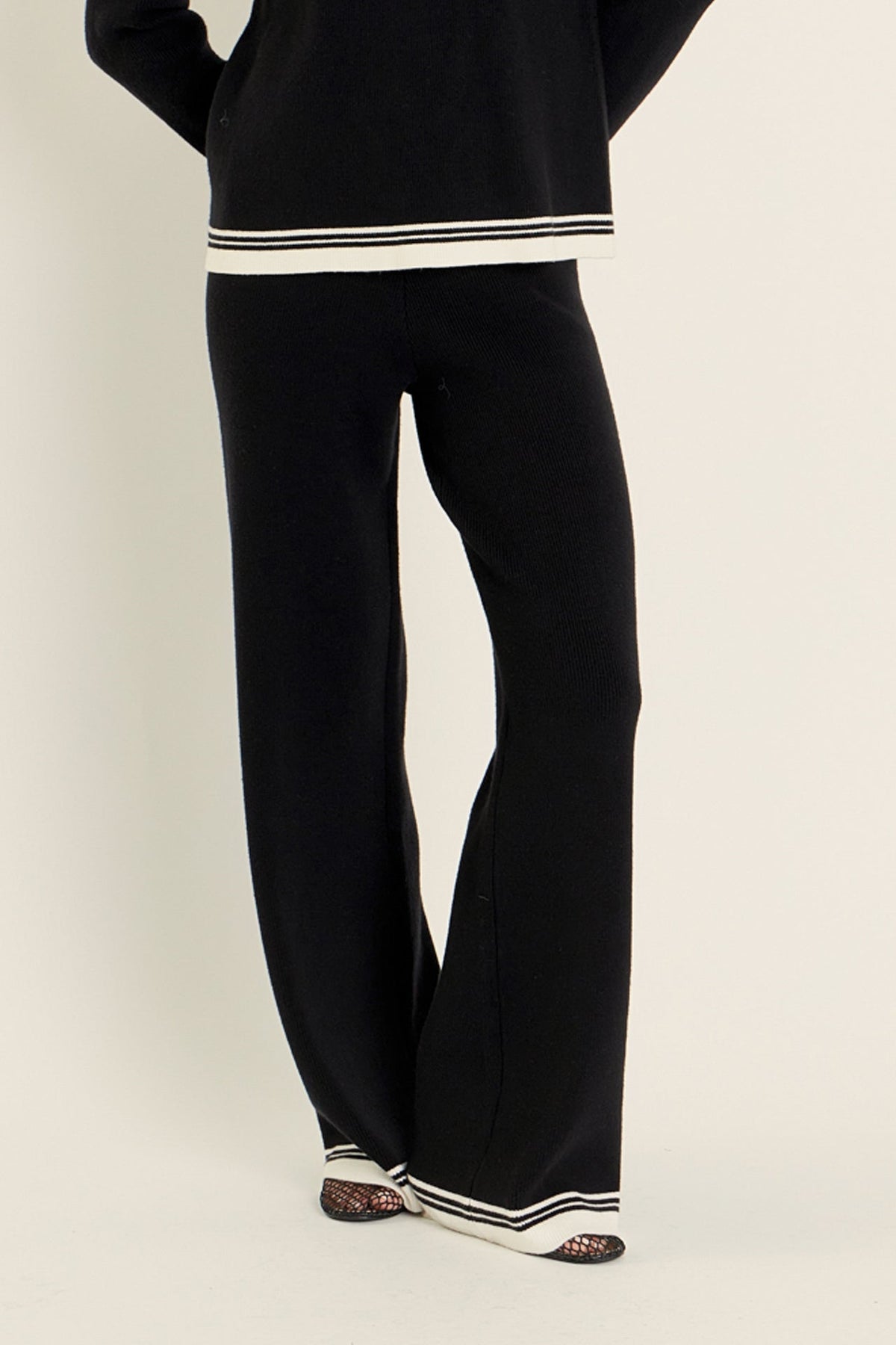 Contrast Stripe Detail Knit pants