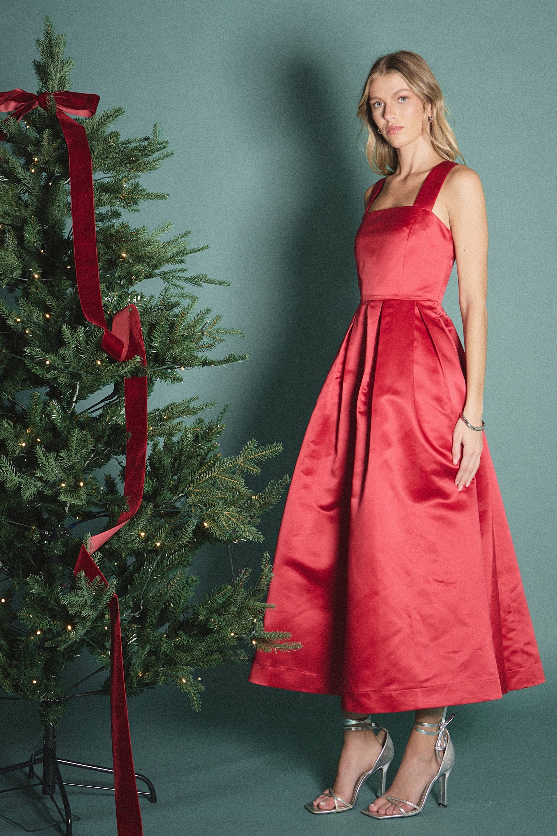 ENGLISH FACTORY - Sleeveless Flared Midi Dress - DRESSES available at Objectrare