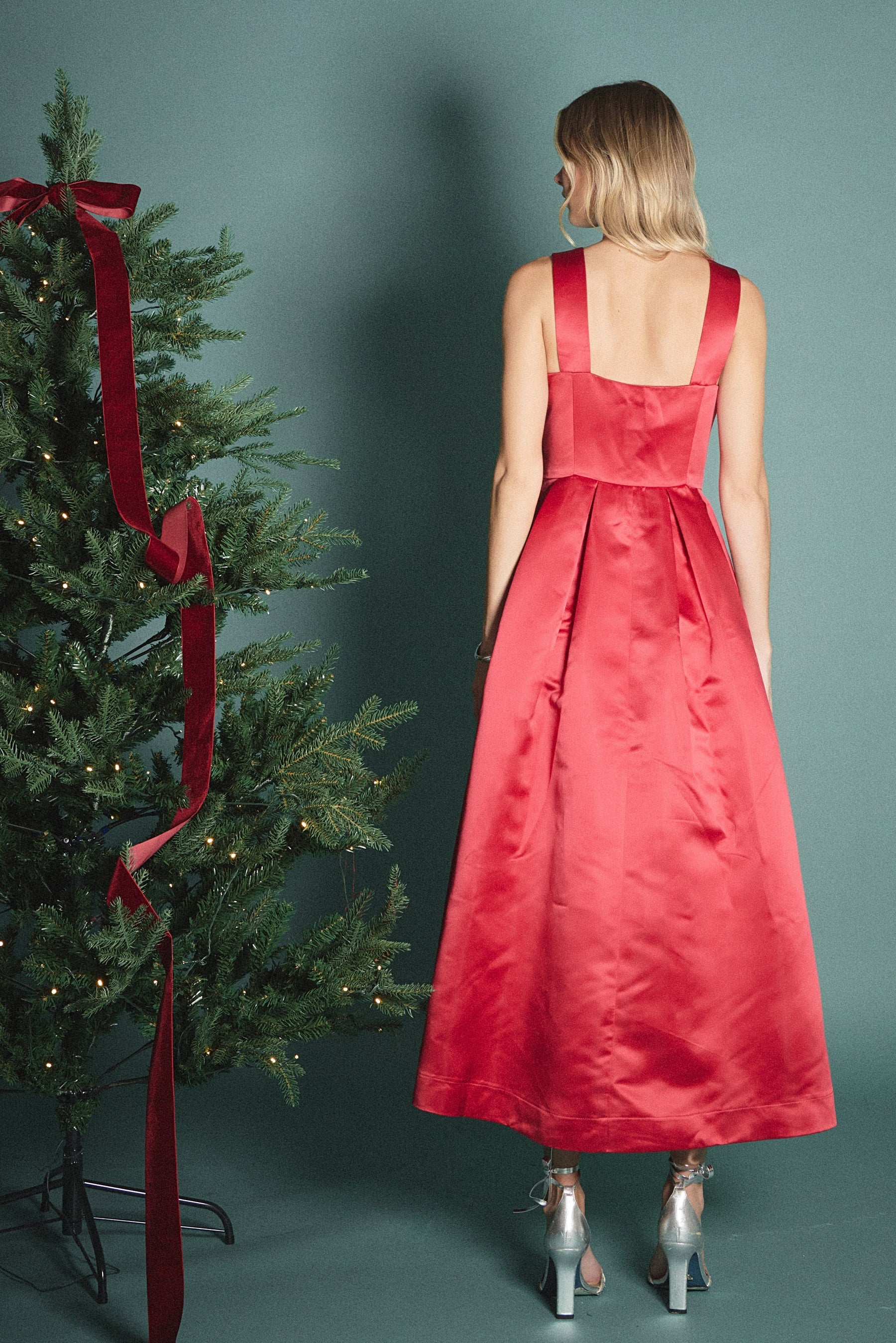 ENGLISH FACTORY - Sleeveless Flared Midi Dress - DRESSES available at Objectrare