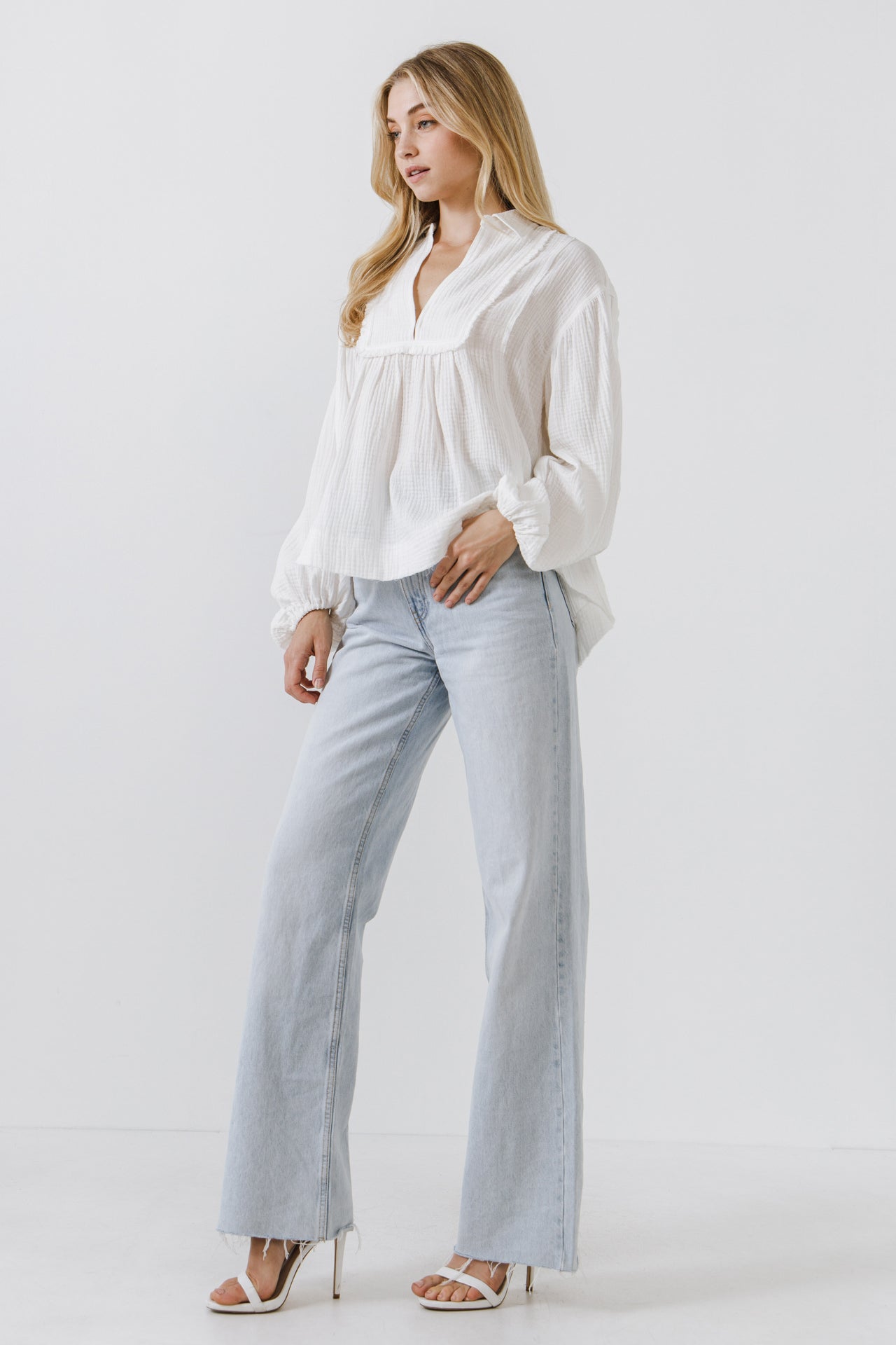 FREE THE ROSES - Easy Pullover - TOPS available at Objectrare