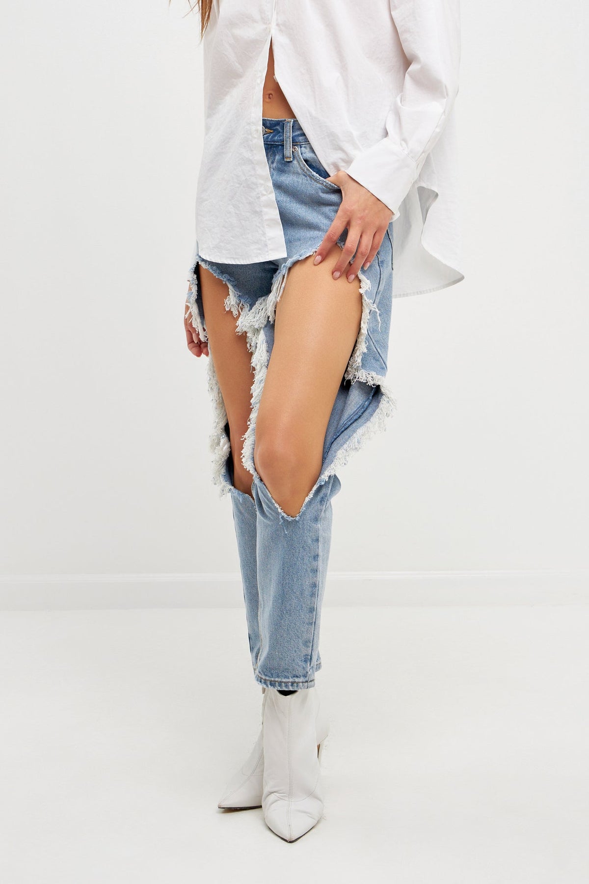 ENDLESS ROSE - High Waist Destroyed Jeans - JEANS available at Objectrare