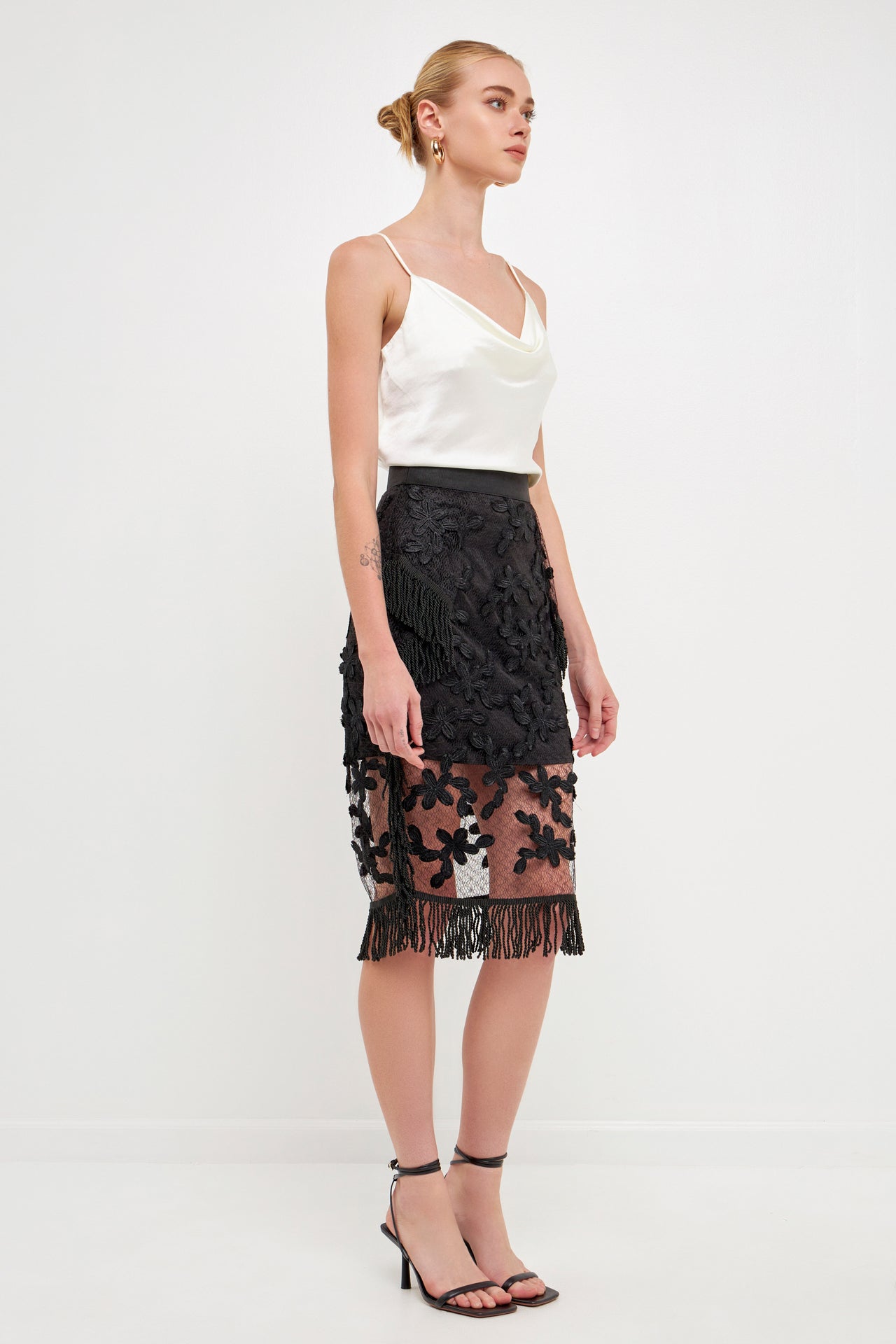 ENDLESS ROSE - Floral Lace Skirt - sale available at Objectrare